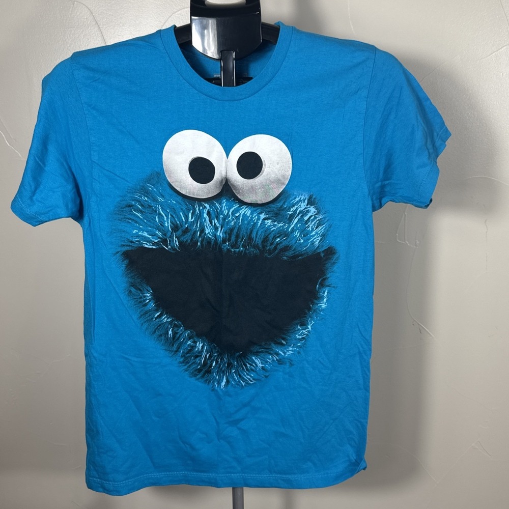 Sesame Street 2011 Cookie Monster Mens Size Blue Graphic T-Shirt Big Eyes